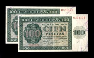 Pareja correlativa 100 Pesetas 1936, serie U, EBC, 2 dobleces verticales (1 doblez no cruza el billete)