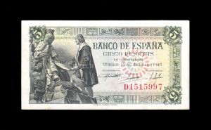 5 pesetas 1945, serie D, S/C-, margenes sucios y manchita en margen inferior anverso