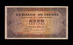 100 Pesetas 1938, serie A, EBC-, con todo su apresto, tres dobleces verticales y puntos de aguja en lateral anverso