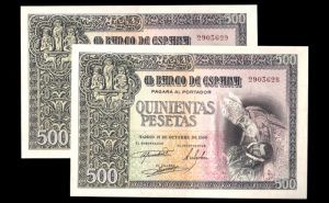 Pareja correlativa 500 Pesetas Octubre 1940, EBC+, abarquillados, sin romper la fibra (1) con pequeño pliegue de papel en el centro anverso