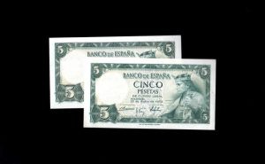 Pareja correlativa 5 pesetas 1954, sin serie, S/C-, (1) marquita en lateral