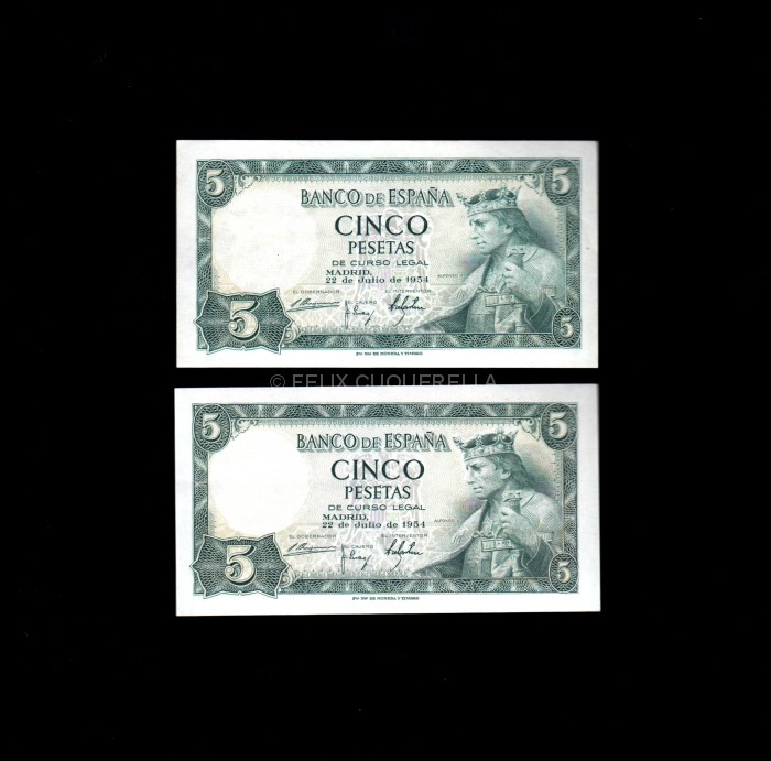 Pareja correlativa 5 pesetas 1954, sin serie, S/C-, (1) marquita en lateral anverso Pareja correlativa 5 pesetas 1954, sin serie, S/C-, (1) marquita en lateral anverso