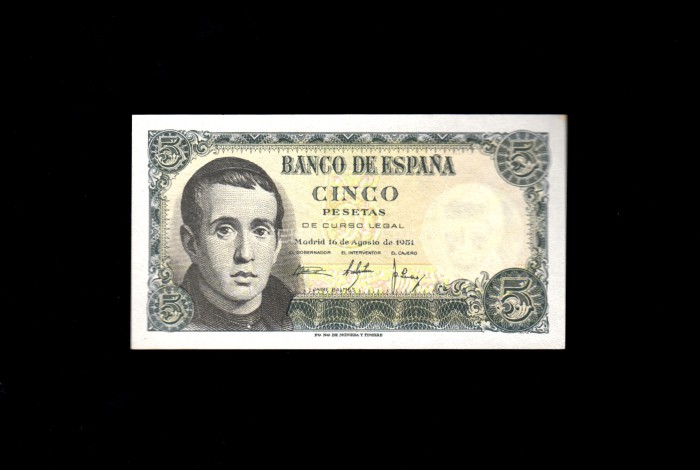 5 Pesetas 1951, serie T, S/C-, manchita en el pico anverso 5 Pesetas 1951, serie T, S/C-, manchita en el pico anverso